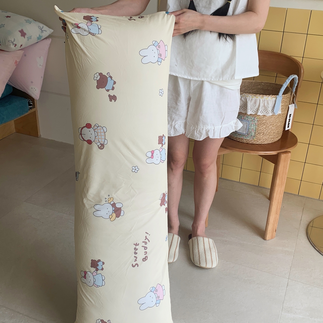 91家纺网 家纺一手货源 找家纺 桃喜 2026新款凉感多功能长抱枕 凉感抱枕-奶黄元气兔兔