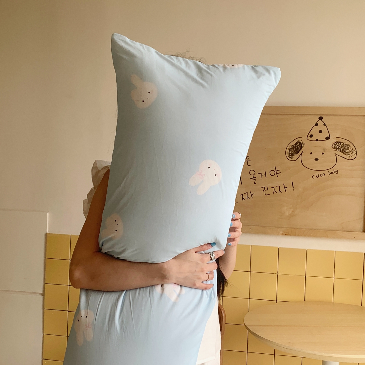 91家纺网 家纺一手货源 找家纺 桃喜 2026新款凉感多功能长抱枕 凉感抱枕-奶蓝兔兔