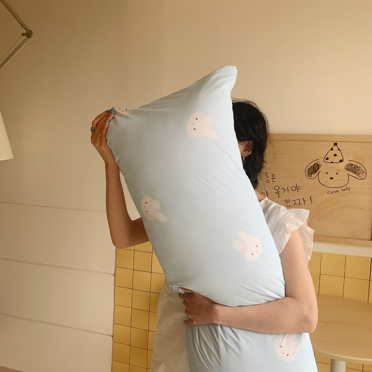 91家纺网 家纺一手货源 找家纺 桃喜 2026新款凉感多功能长抱枕 凉感抱枕-奶蓝兔兔