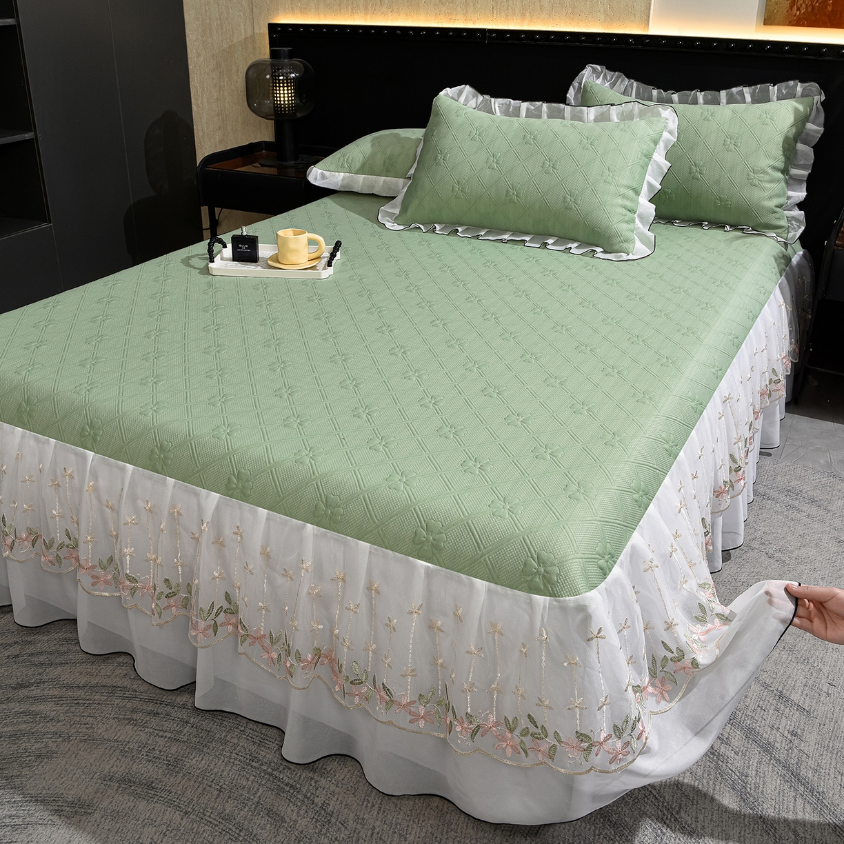 91家纺网 家纺一手货源 找家纺 （总）赛丽雅 2026春夏新款420克A类PE聚乙烯提花冰豆豆凉感床裙款凉席三件套席子空调软席