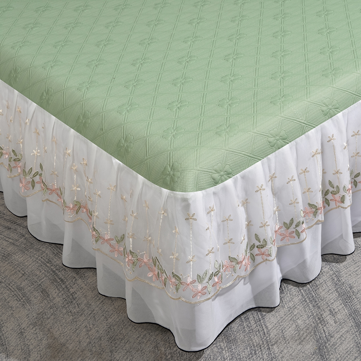 91家纺网 家纺一手货源 找家纺 赛丽雅 2026春夏新款420克A类PE聚乙烯提花冰豆豆凉感床裙款凉席三件套席子空调软席 兰朵-绿