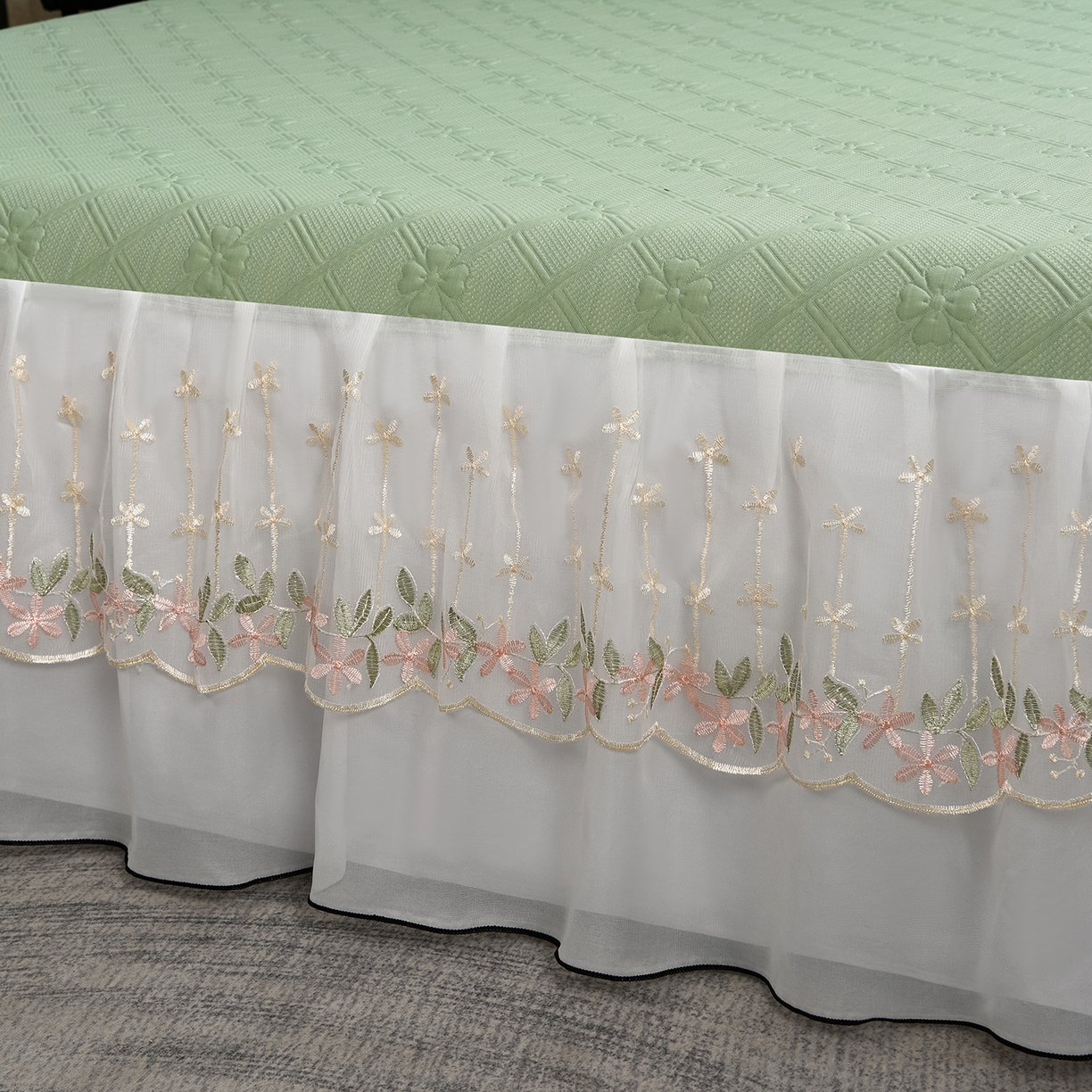 91家纺网 家纺一手货源 找家纺 赛丽雅 2026春夏新款420克A类PE聚乙烯提花冰豆豆凉感床裙款凉席三件套席子空调软席 兰朵-绿