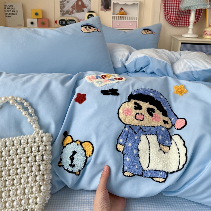 91家纺网 家纺一手货源 找家纺 鑫佳居 2026新款古法水洗云感棉毛巾绣四件套 蓝格与胖星