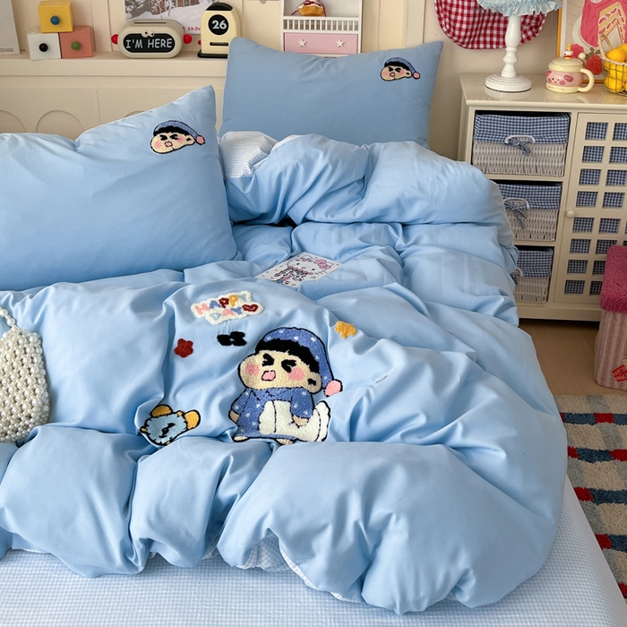 91家纺网 家纺一手货源 找家纺 鑫佳居 2026新款古法水洗云感棉毛巾绣四件套 蓝格与胖星