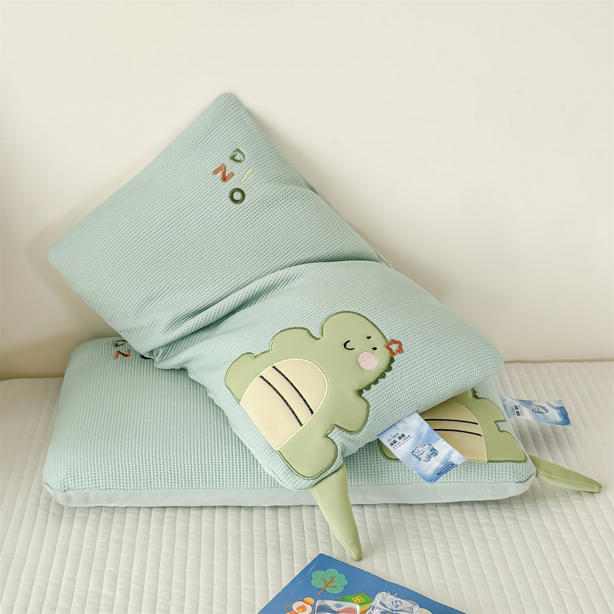 91家纺网 家纺一手货源 找家纺 （总）麦肯锡 2026新款小恐龙儿童荞麦枕枕头枕芯