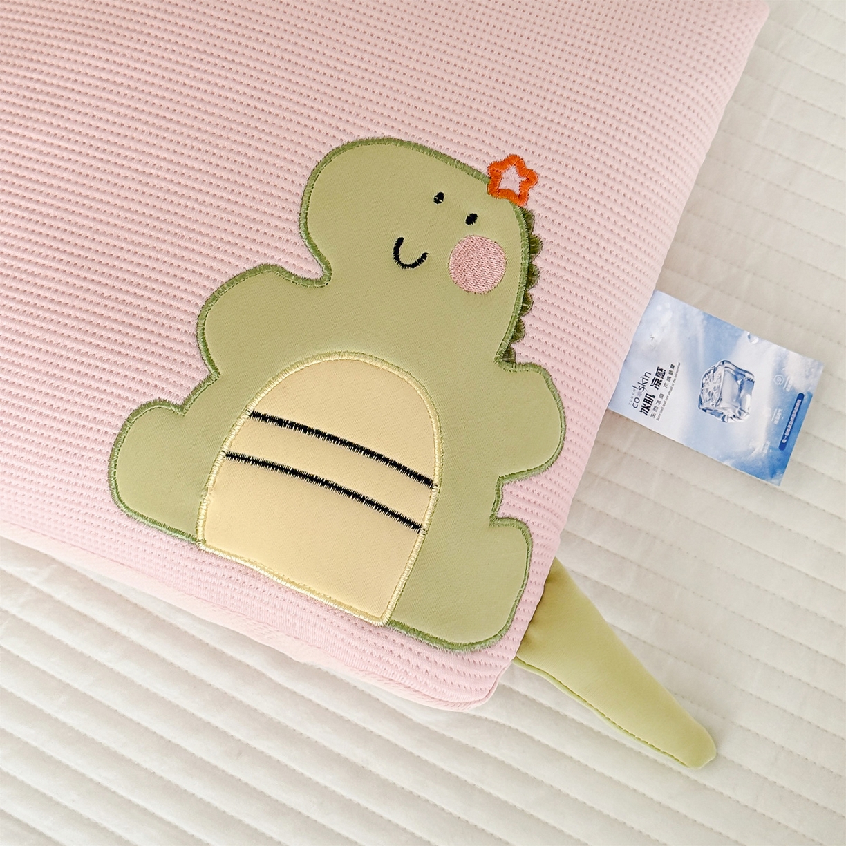 91家纺网 家纺一手货源 找家纺 麦肯锡 2026新款小恐龙儿童荞麦枕枕头枕芯 粉色