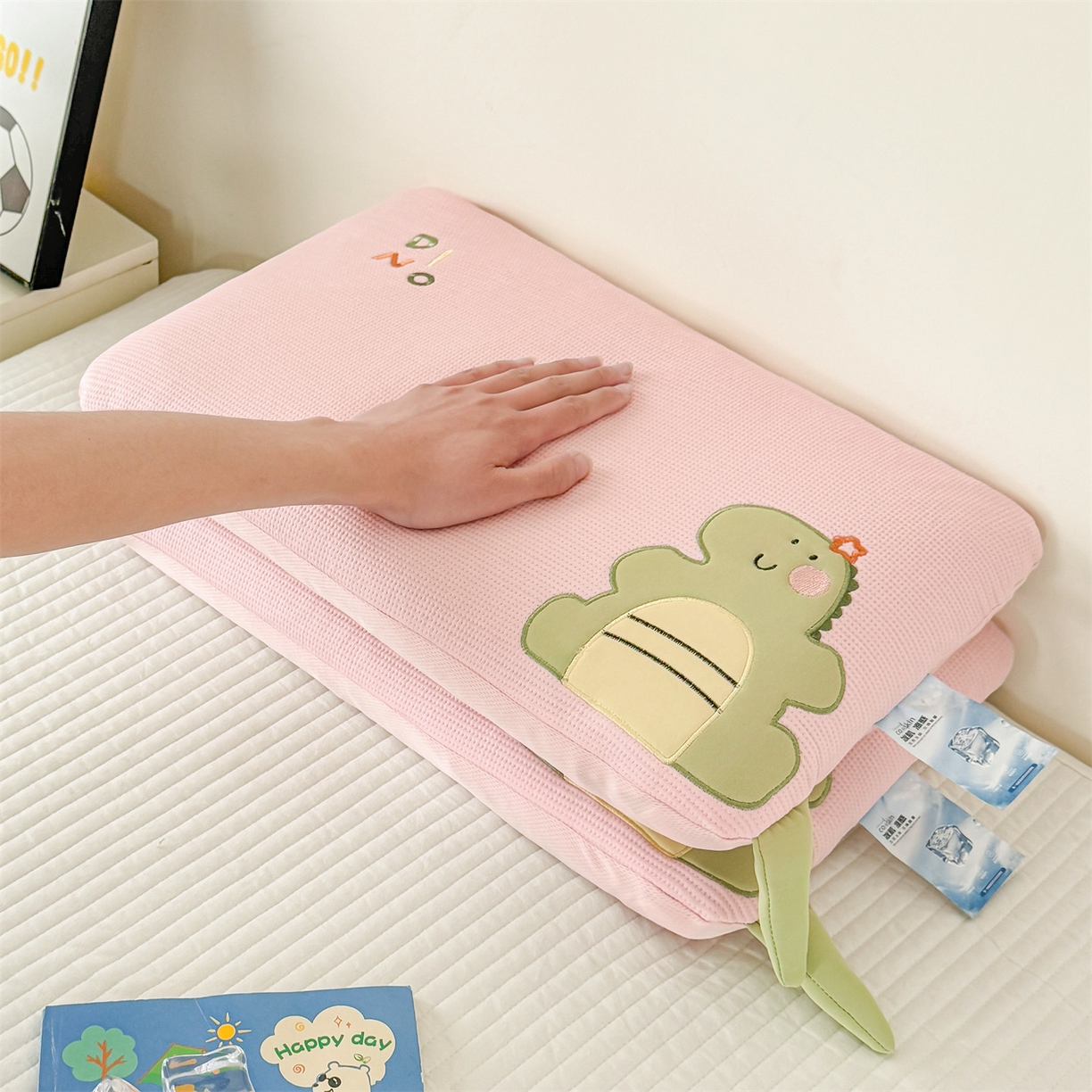 91家纺网 家纺一手货源 找家纺 麦肯锡 2026新款小恐龙儿童荞麦枕枕头枕芯 粉色