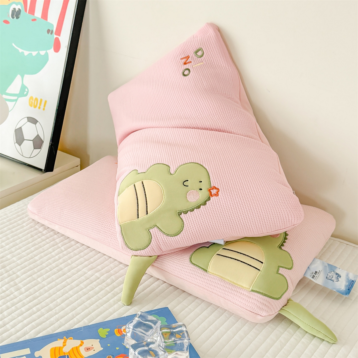 91家纺网 家纺一手货源 找家纺 麦肯锡 2026新款小恐龙儿童荞麦枕枕头枕芯 粉色