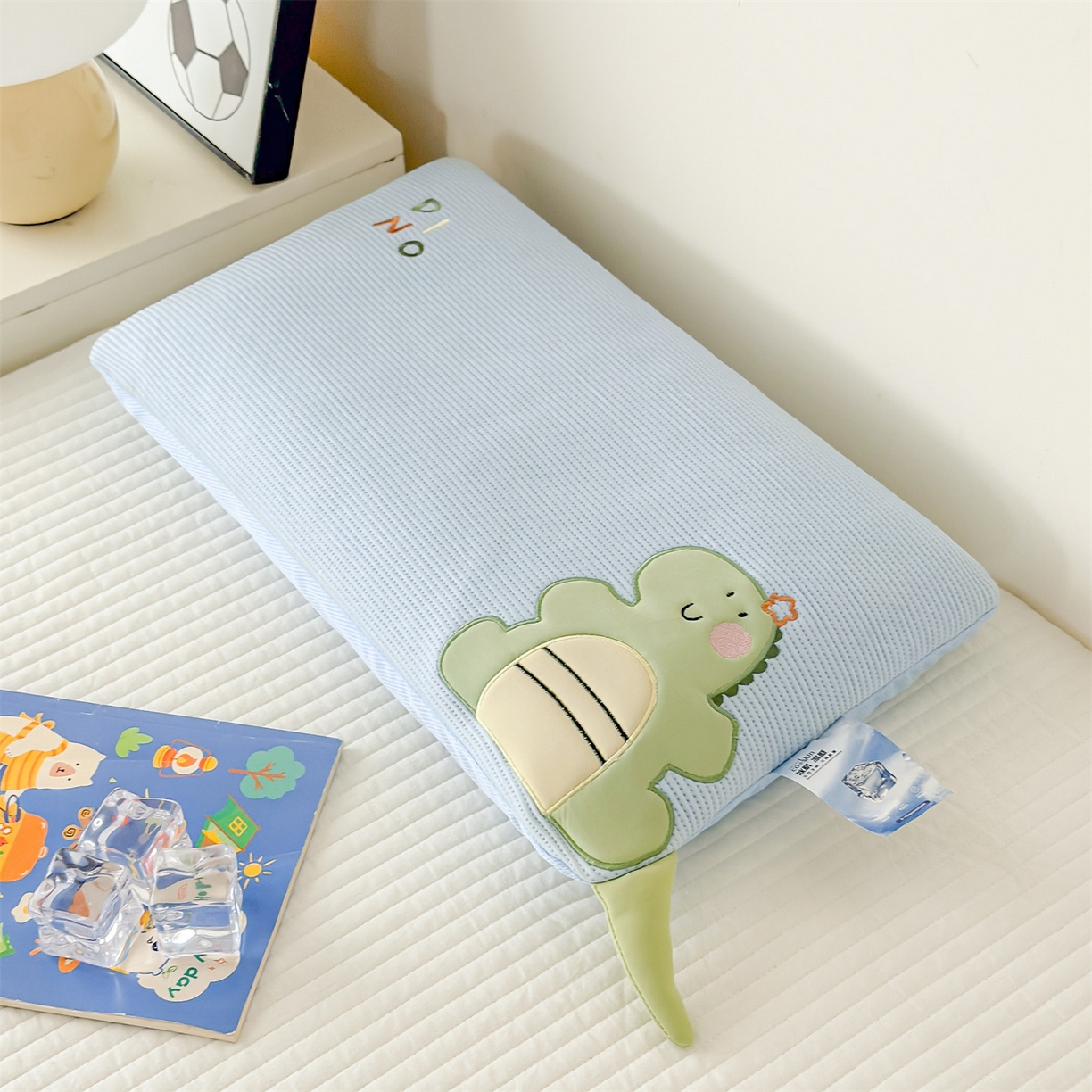 91家纺网 家纺一手货源 找家纺 麦肯锡 2026新款小恐龙儿童荞麦枕枕头枕芯 蓝色