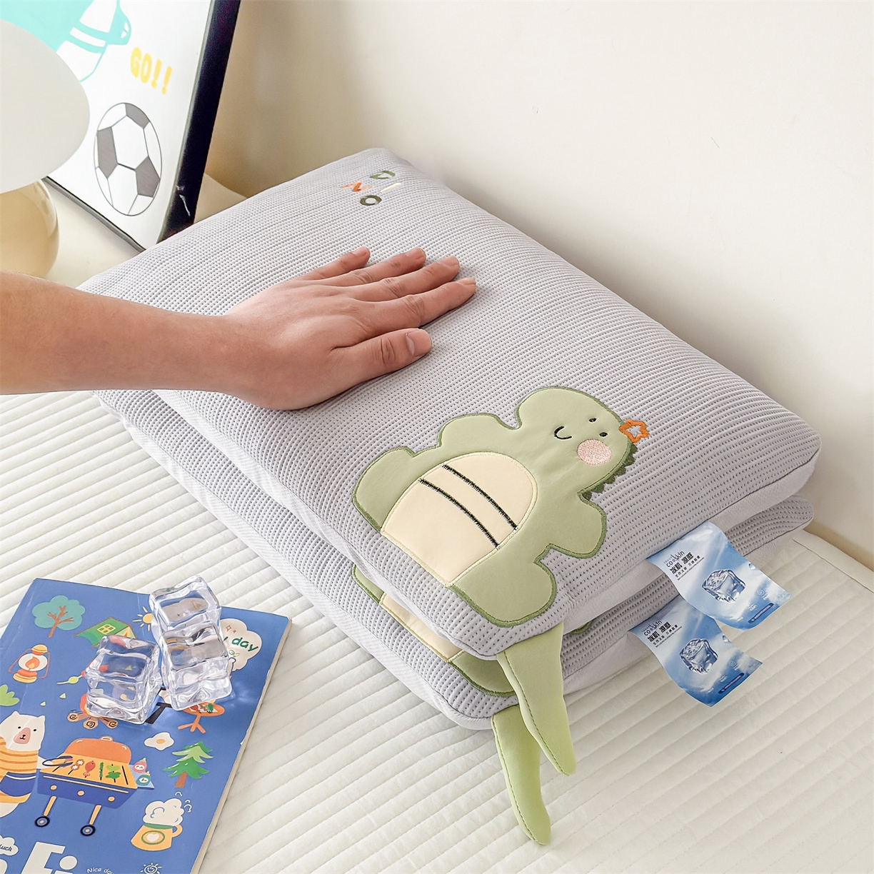 91家纺网 家纺一手货源 找家纺 麦肯锡 2026新款小恐龙儿童荞麦枕枕头枕芯 灰色