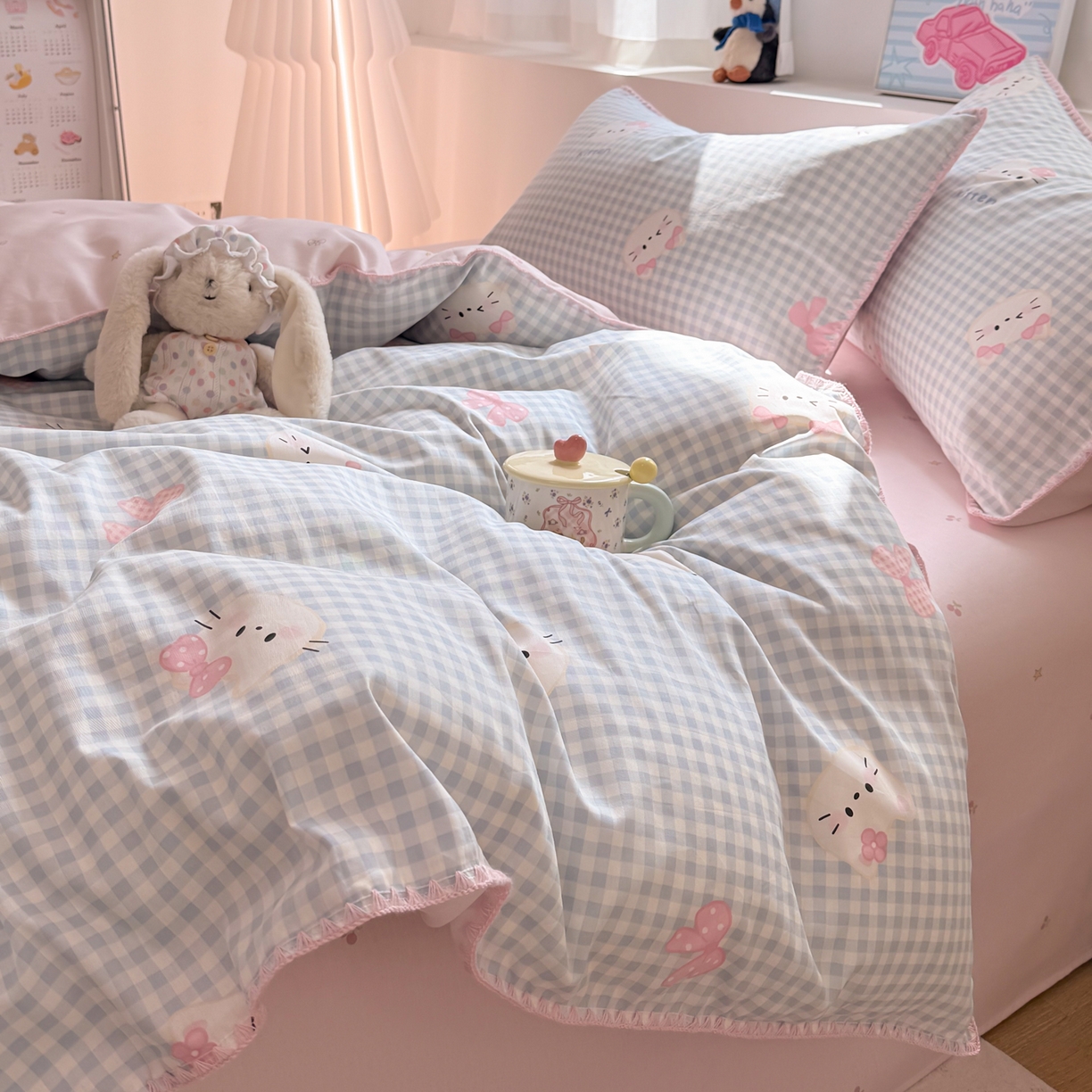 91家纺网 家纺一手货源 找家纺 简宜家居（朝初家纺） 2026新款贝壳边卡通可爱纯棉全棉四件套 蓝格日记