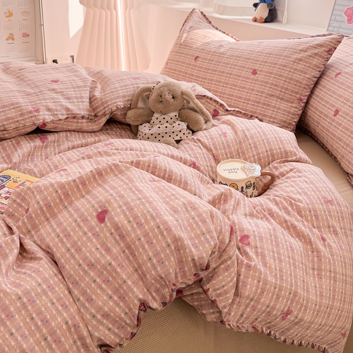 91家纺网 家纺一手货源 找家纺 简宜家居（朝初家纺） 2026新款贝壳边卡通可爱纯棉全棉四件套 彩格爱心