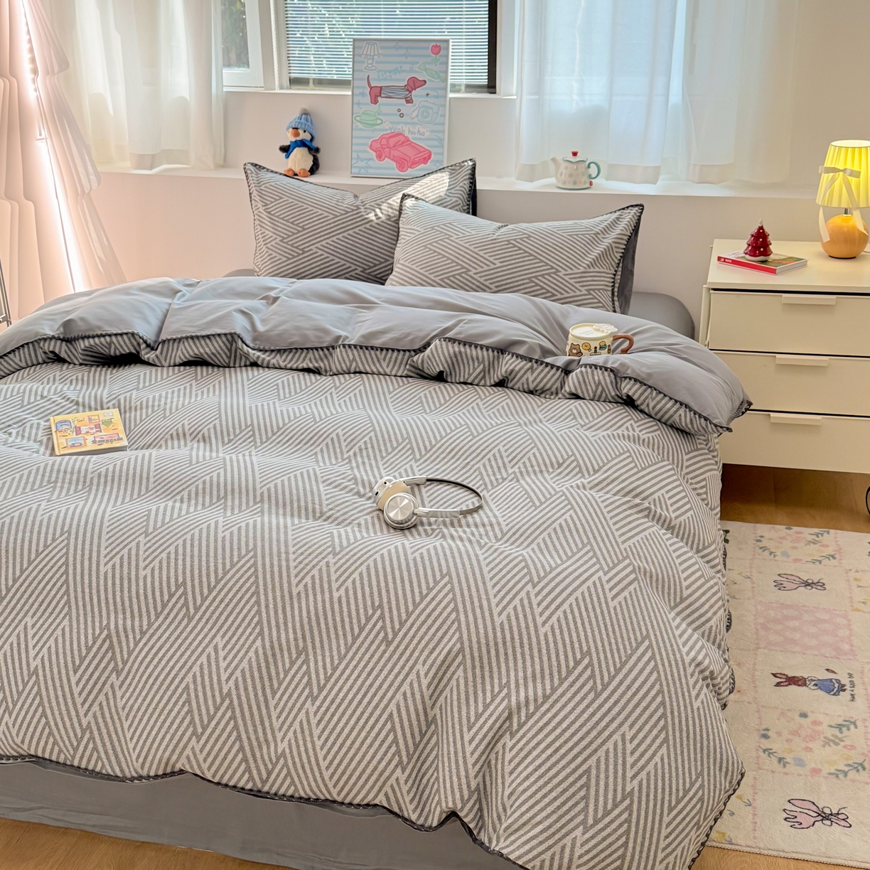 91家纺网 家纺一手货源 找家纺 简宜家居（朝初家纺） 2026新款贝壳边卡通可爱纯棉全棉四件套 编织灰条-灰