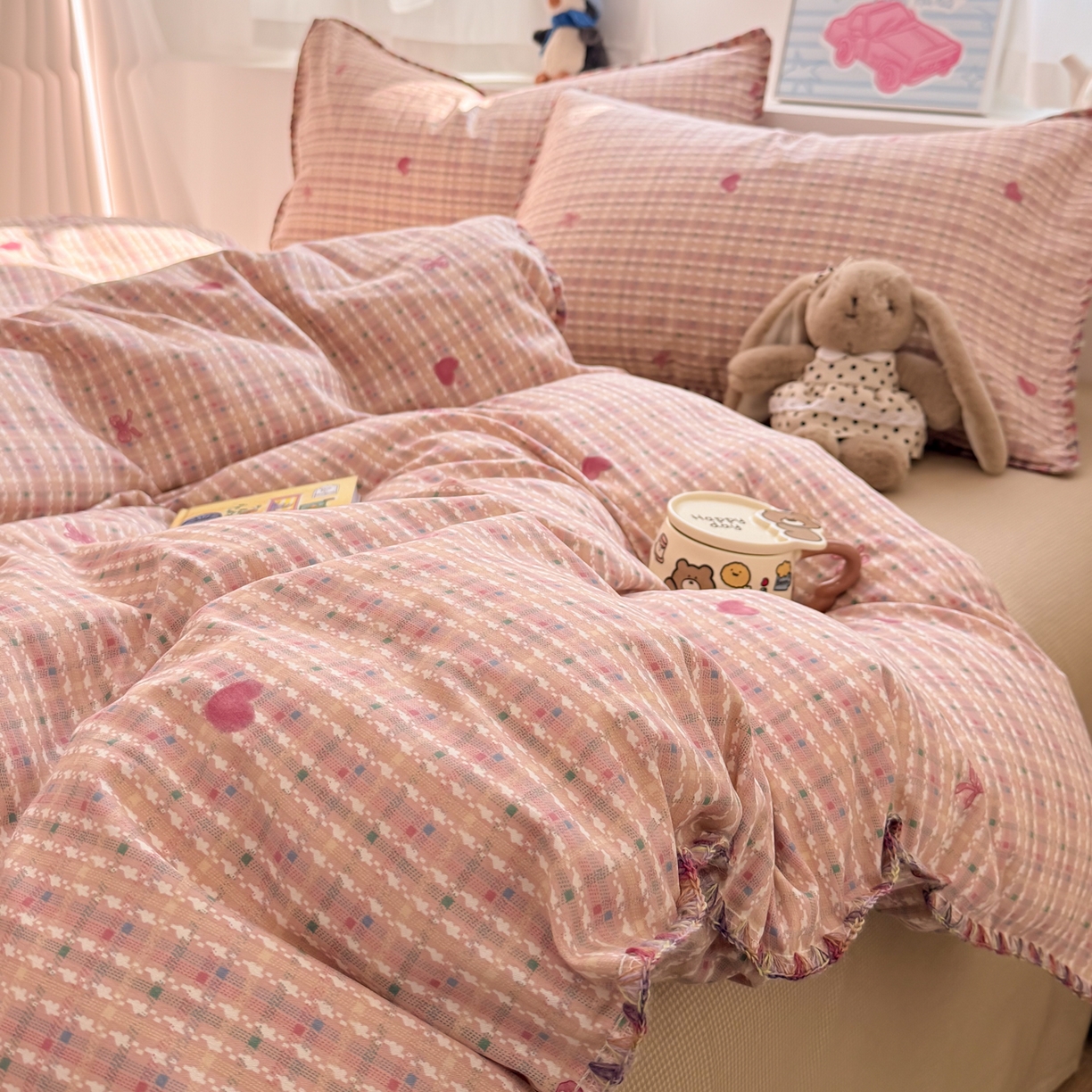 91家纺网 家纺一手货源 找家纺 简宜家居（朝初家纺） 2026新款贝壳边卡通可爱纯棉全棉四件套 彩格爱心