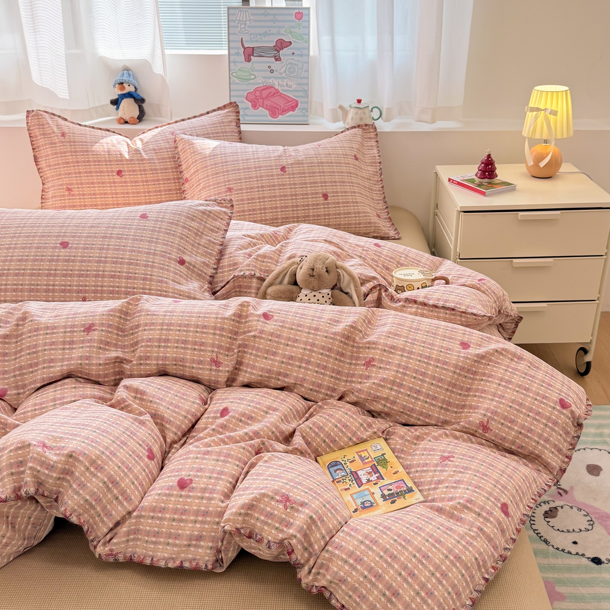 91家纺网 家纺一手货源 找家纺 简宜家居（朝初家纺） 2026新款贝壳边卡通可爱纯棉全棉四件套 彩格爱心