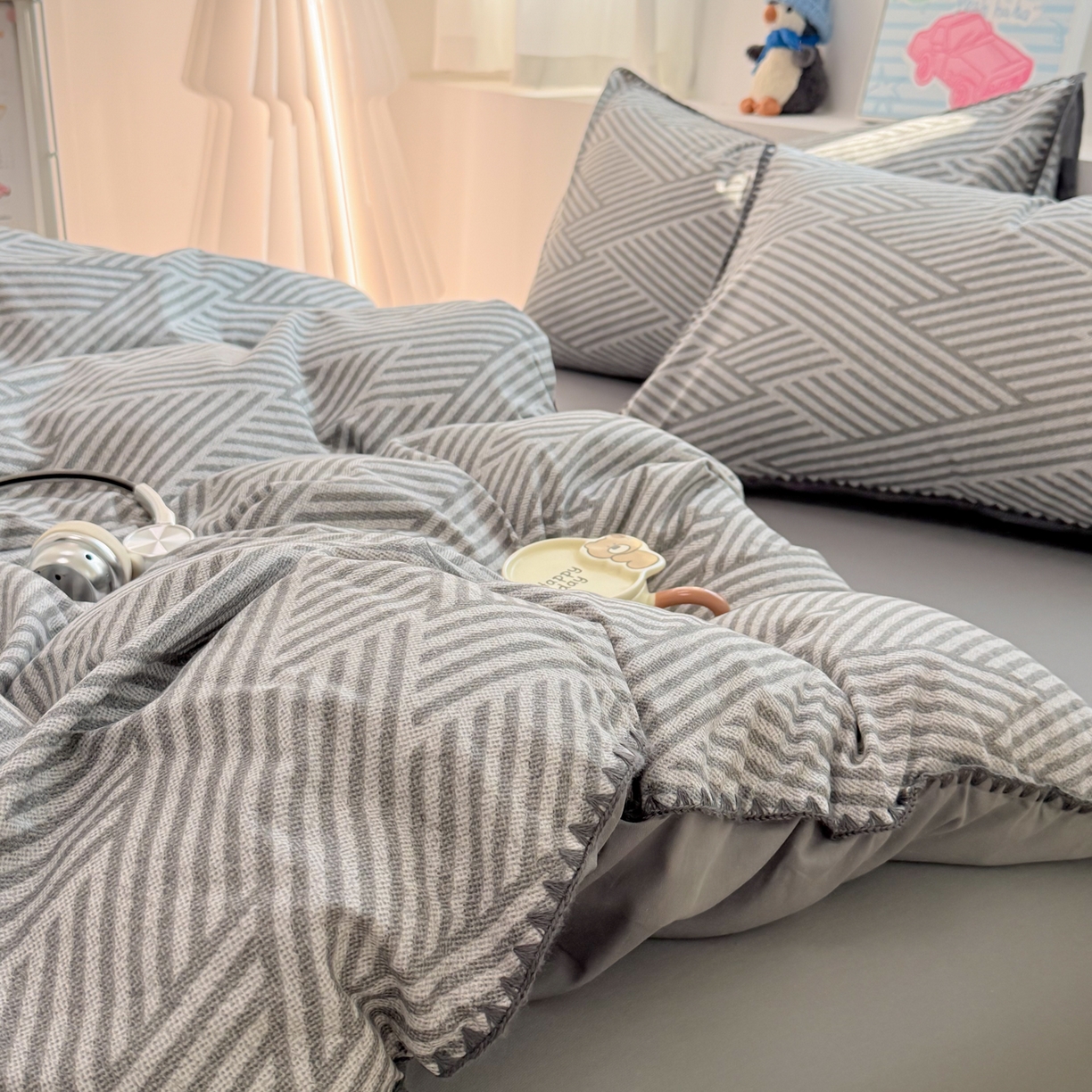 91家纺网 家纺一手货源 找家纺 简宜家居（朝初家纺） 2026新款贝壳边卡通可爱纯棉全棉四件套 编织灰条-灰