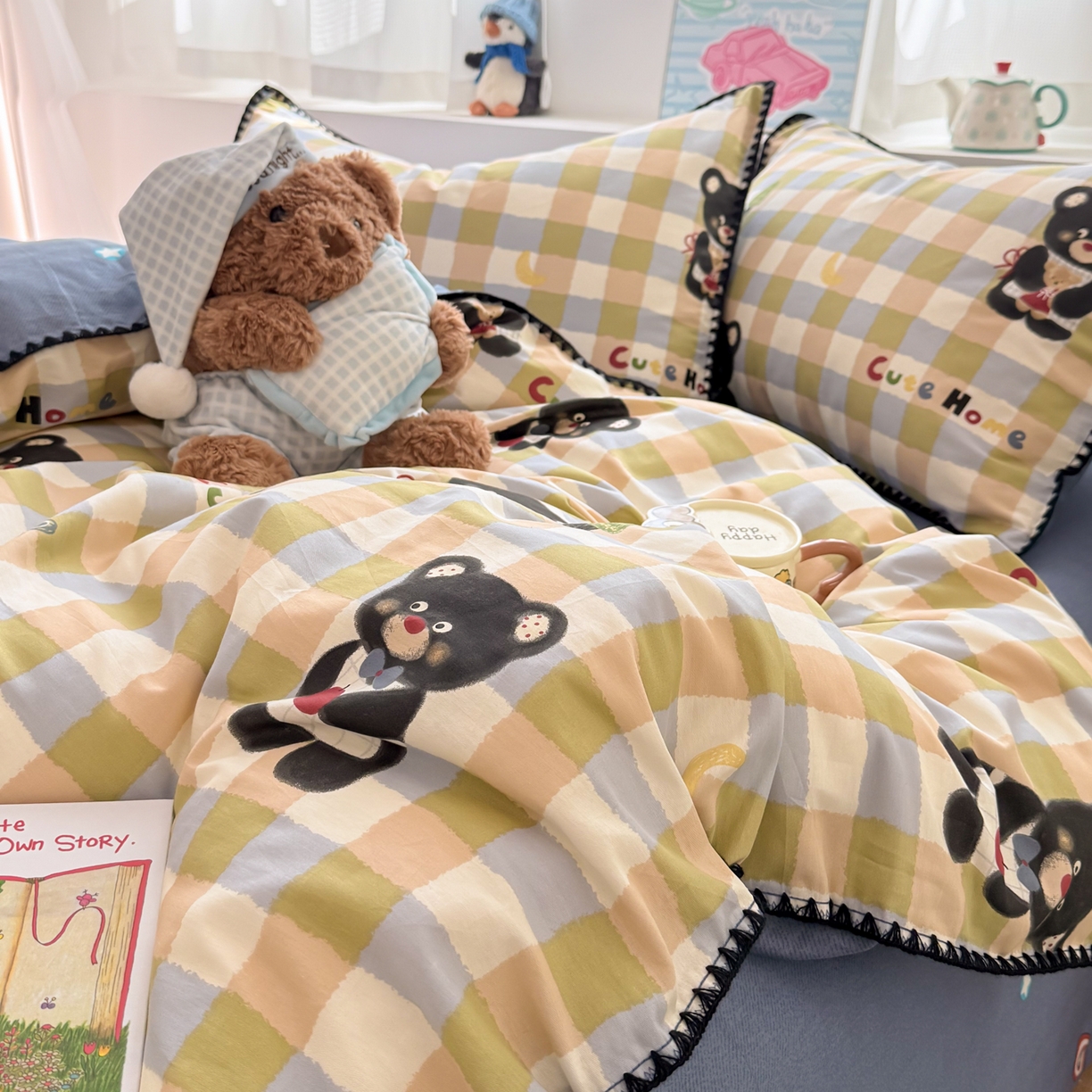 91家纺网 家纺一手货源 找家纺 简宜家居（朝初家纺） 2026新款贝壳边卡通可爱纯棉全棉四件套 苹果熊格子