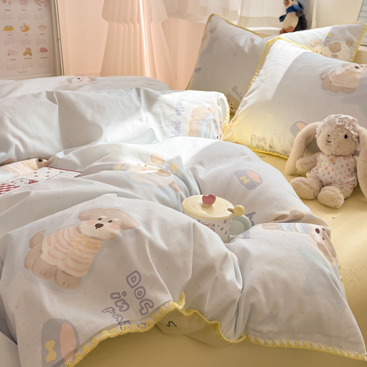 91家纺网 家纺一手货源 找家纺 简宜家居（朝初家纺） 2026新款贝壳边卡通可爱纯棉全棉四件套 派对小狗-黄