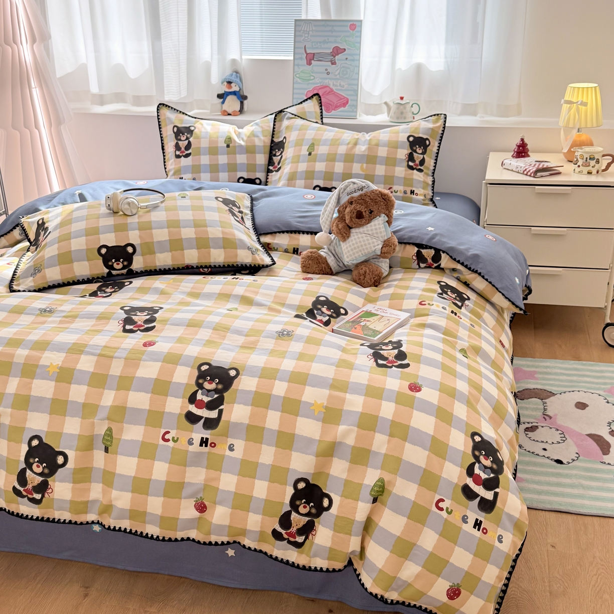 91家纺网 家纺一手货源 找家纺 简宜家居（朝初家纺） 2026新款贝壳边卡通可爱纯棉全棉四件套 苹果熊格子