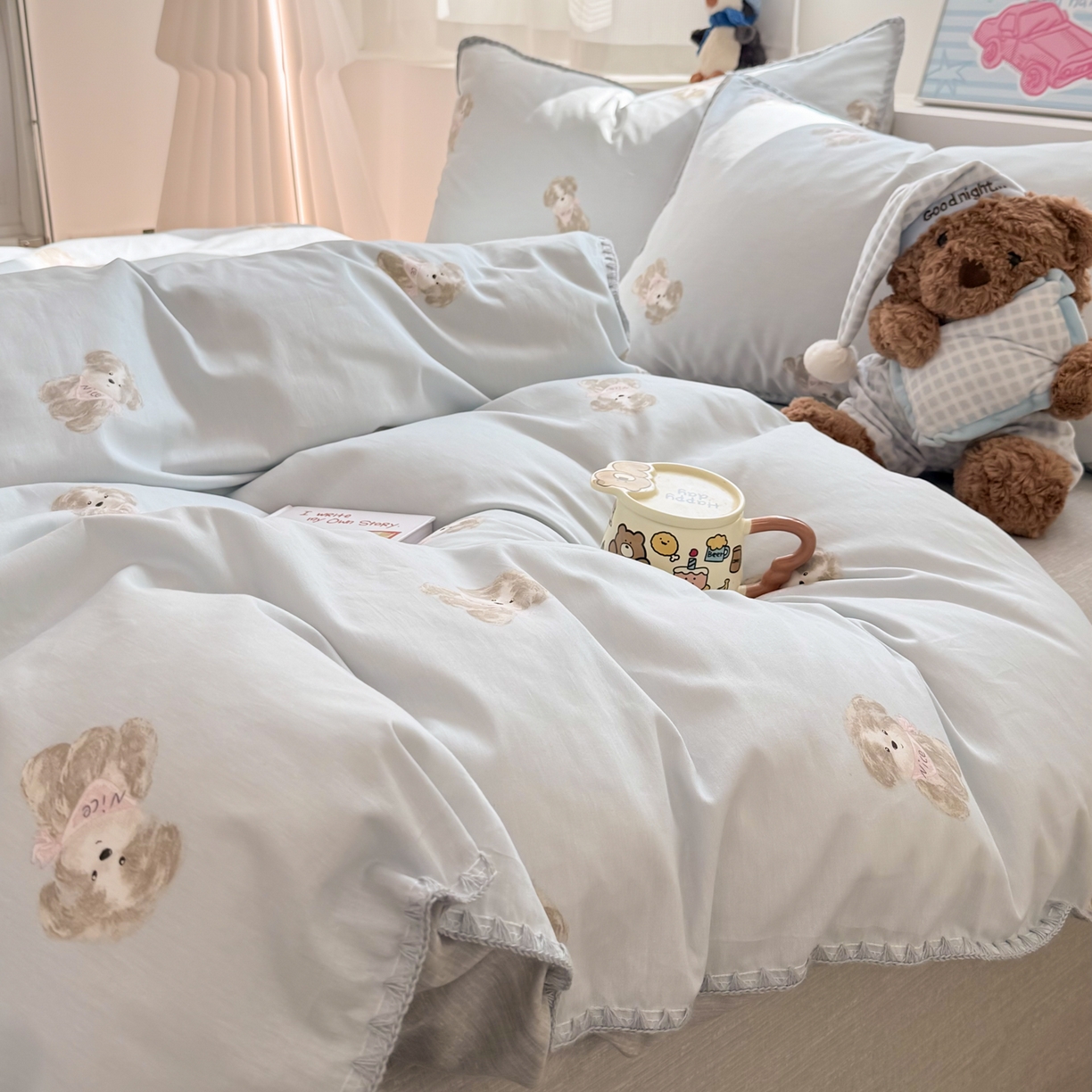 91家纺网 家纺一手货源 找家纺 简宜家居（朝初家纺） 2026新款贝壳边卡通可爱纯棉全棉四件套 Nice狗狗-兰