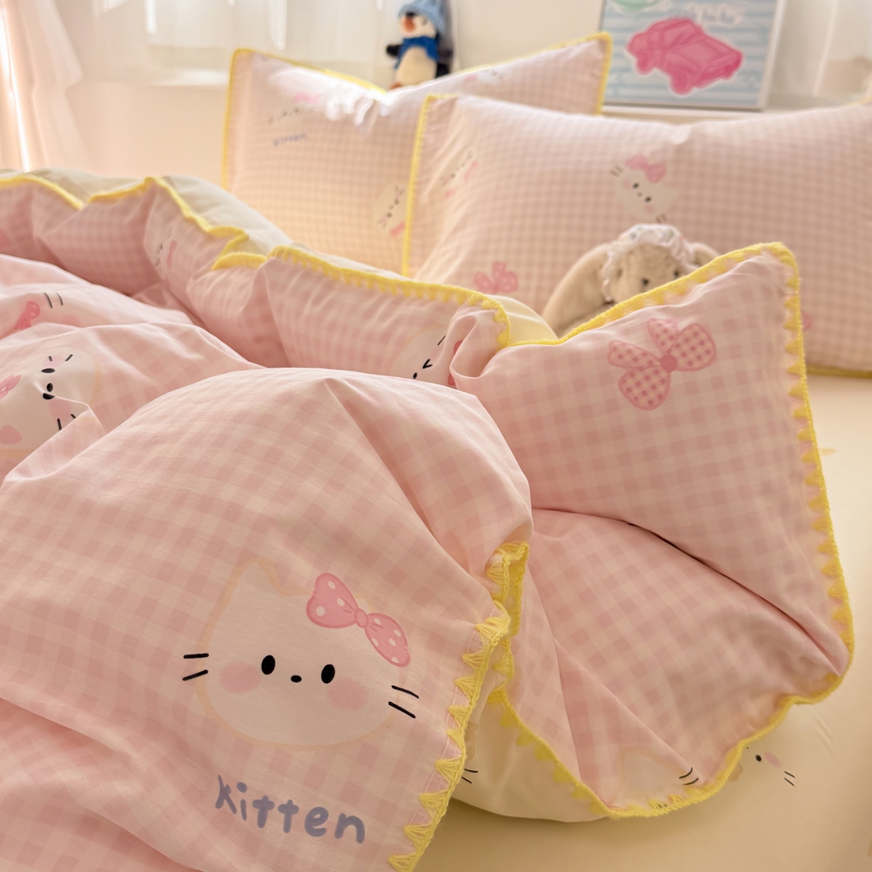 91家纺网 家纺一手货源 找家纺 简宜家居（朝初家纺） 2026新款贝壳边卡通可爱纯棉全棉四件套 粉格日记