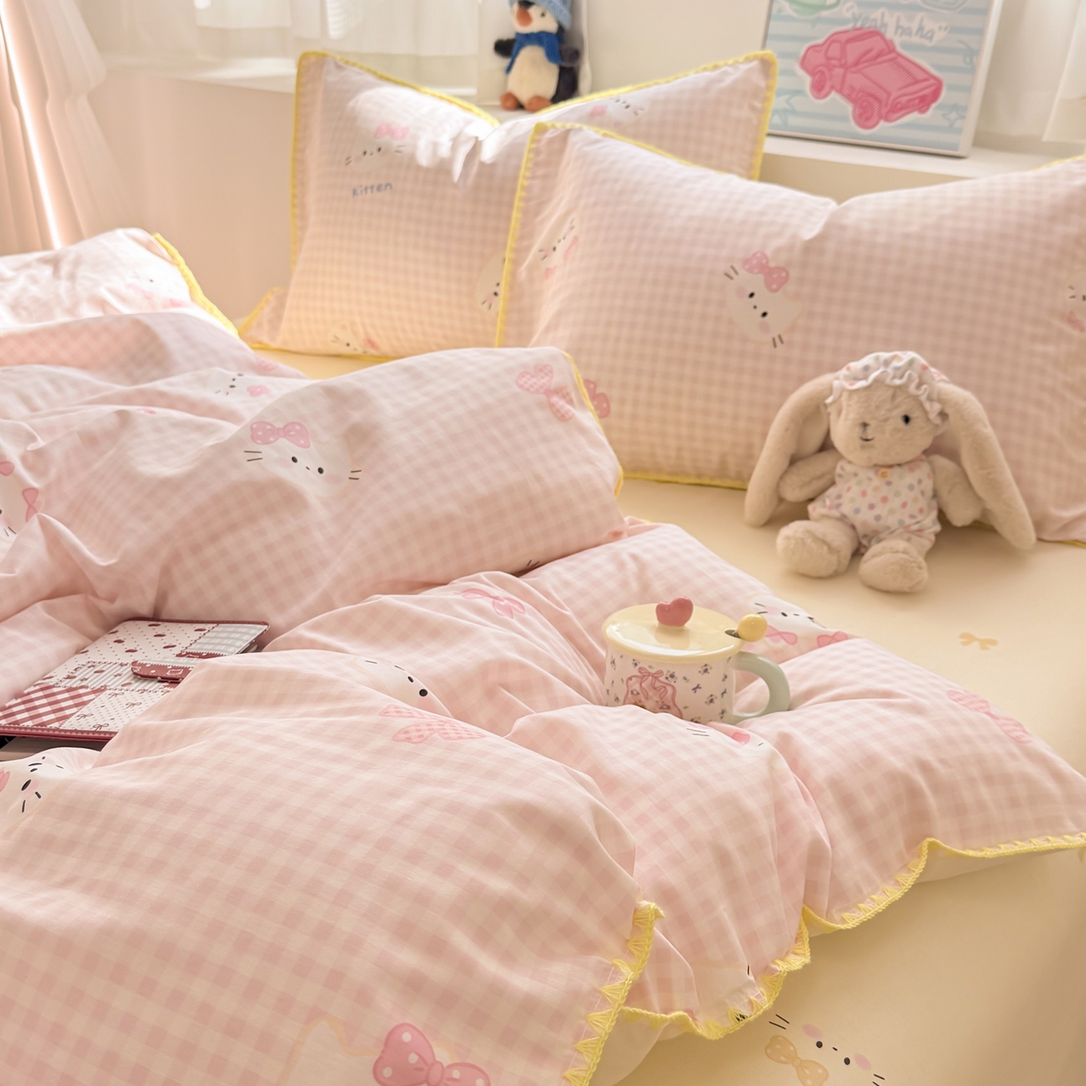 91家纺网 家纺一手货源 找家纺 简宜家居（朝初家纺） 2026新款贝壳边卡通可爱纯棉全棉四件套 粉格日记