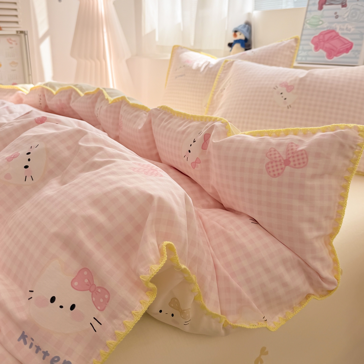 91家纺网 家纺一手货源 找家纺 简宜家居（朝初家纺） 2026新款贝壳边卡通可爱纯棉全棉四件套 粉格日记