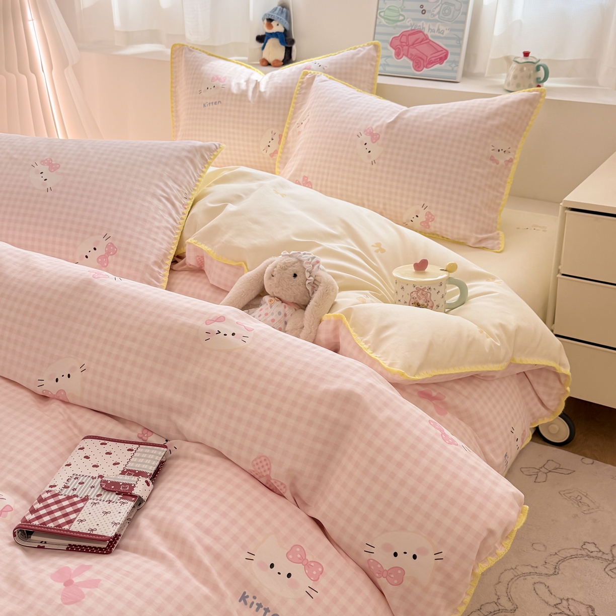 91家纺网 家纺一手货源 找家纺 简宜家居（朝初家纺） 2026新款贝壳边卡通可爱纯棉全棉四件套 粉格日记