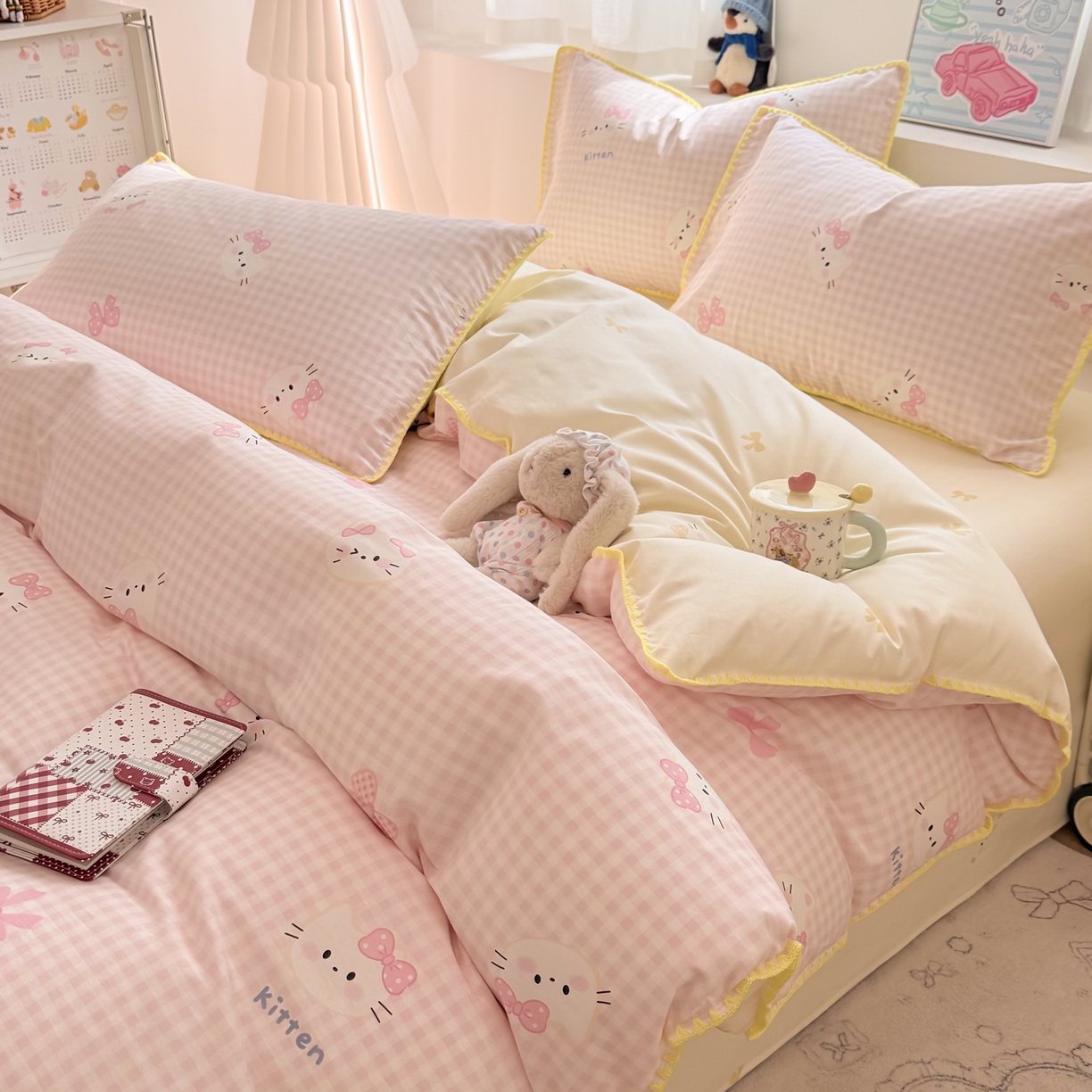 91家纺网 家纺一手货源 找家纺 简宜家居（朝初家纺） 2026新款贝壳边卡通可爱纯棉全棉四件套 粉格日记