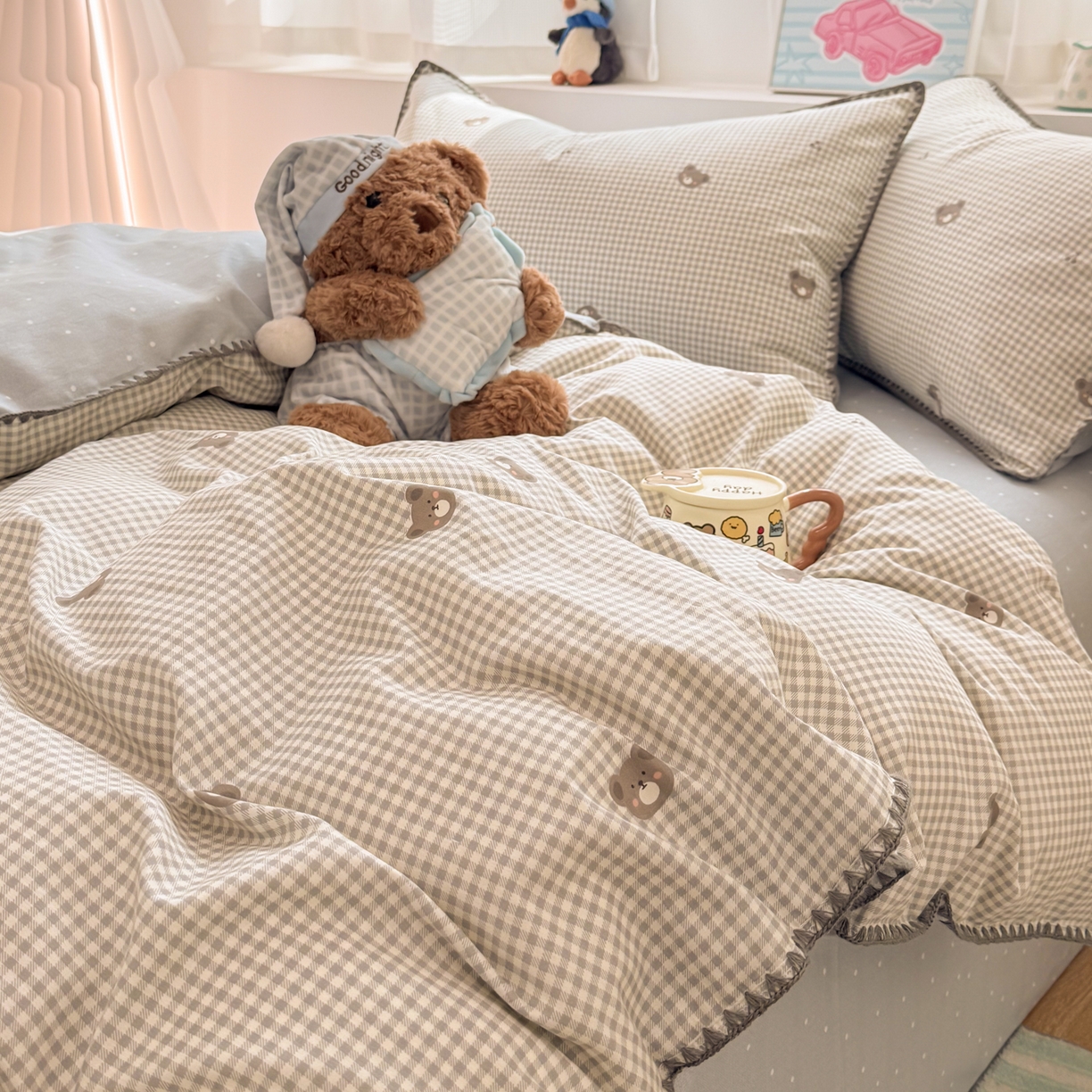 91家纺网 家纺一手货源 找家纺 简宜家居（朝初家纺） 2026新款贝壳边卡通可爱纯棉全棉四件套 棕格小熊