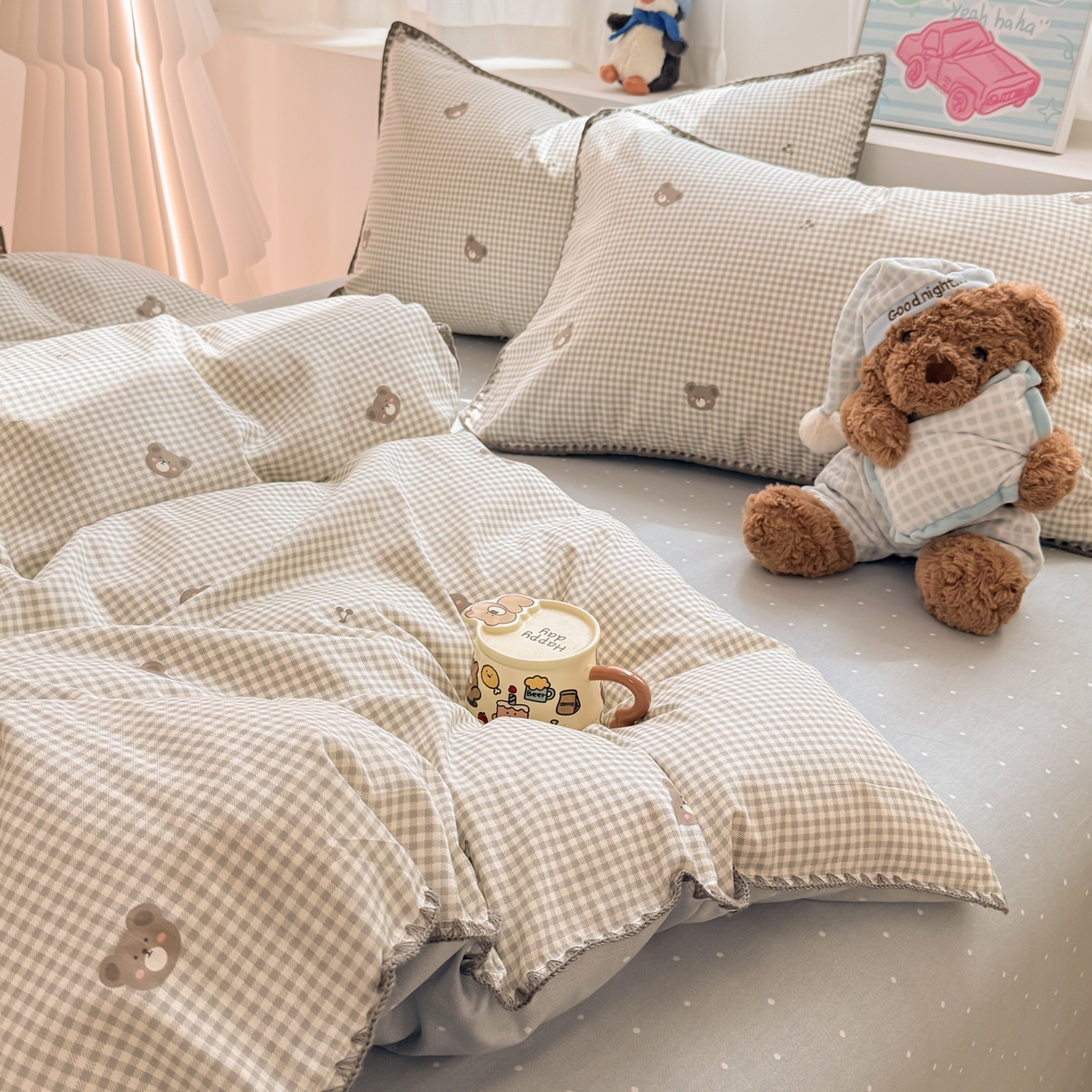 91家纺网 家纺一手货源 找家纺 简宜家居（朝初家纺） 2026新款贝壳边卡通可爱纯棉全棉四件套 棕格小熊