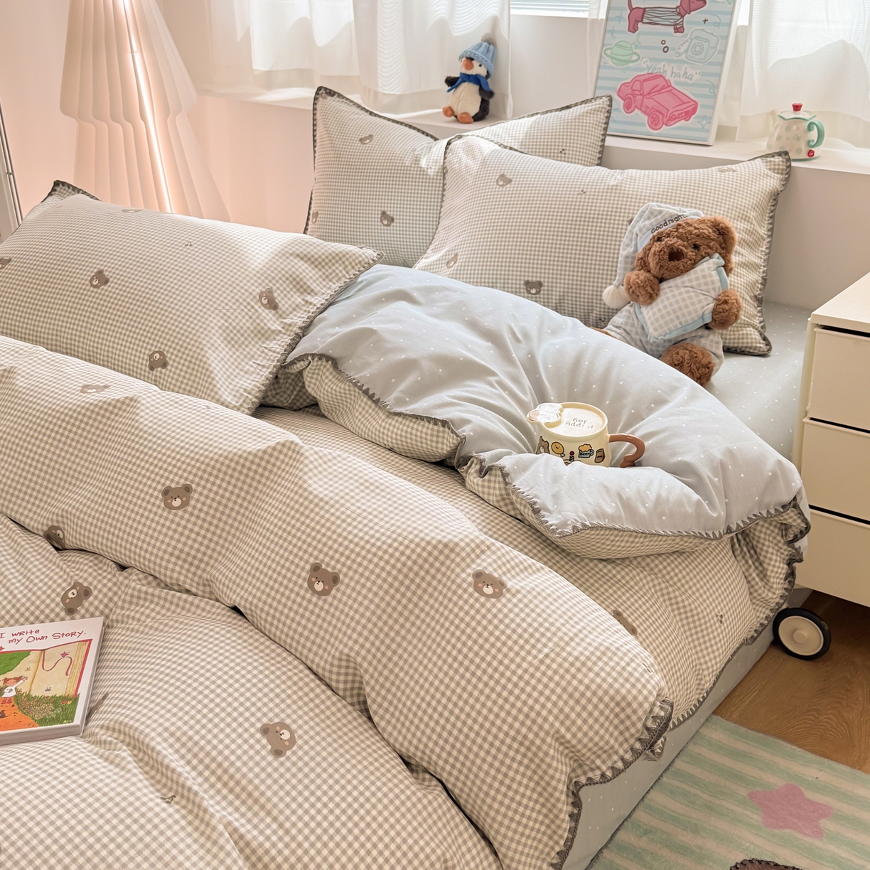 91家纺网 家纺一手货源 找家纺 简宜家居（朝初家纺） 2026新款贝壳边卡通可爱纯棉全棉四件套 棕格小熊