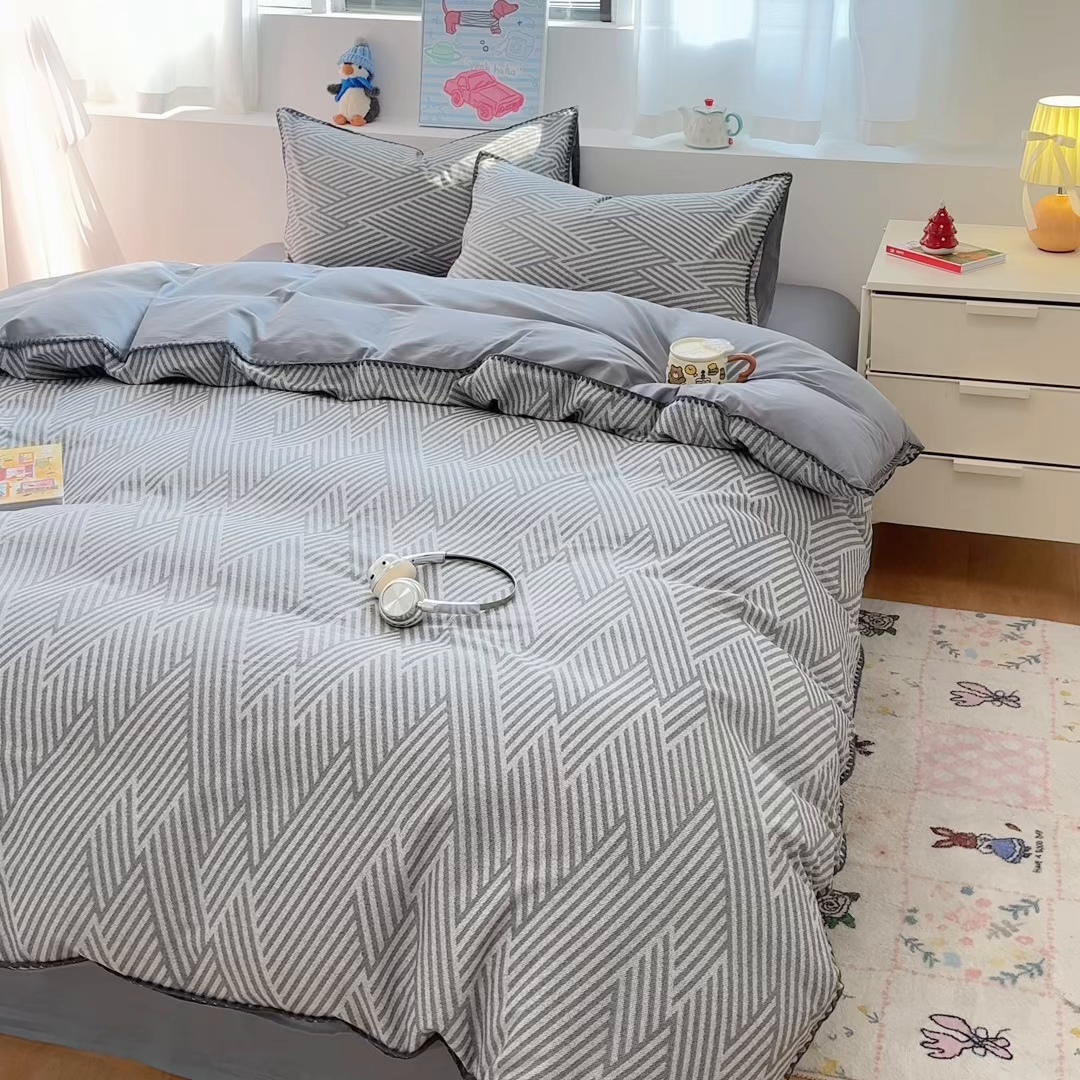 91家纺网 家纺一手货源 找家纺 简宜家居（朝初家纺） 2026新款贝壳边卡通可爱纯棉全棉四件套 编织灰条-灰