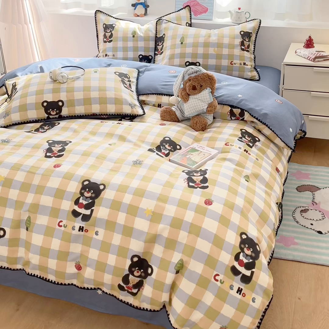 91家纺网 家纺一手货源 找家纺 简宜家居（朝初家纺） 2026新款贝壳边卡通可爱纯棉全棉四件套 苹果熊格子