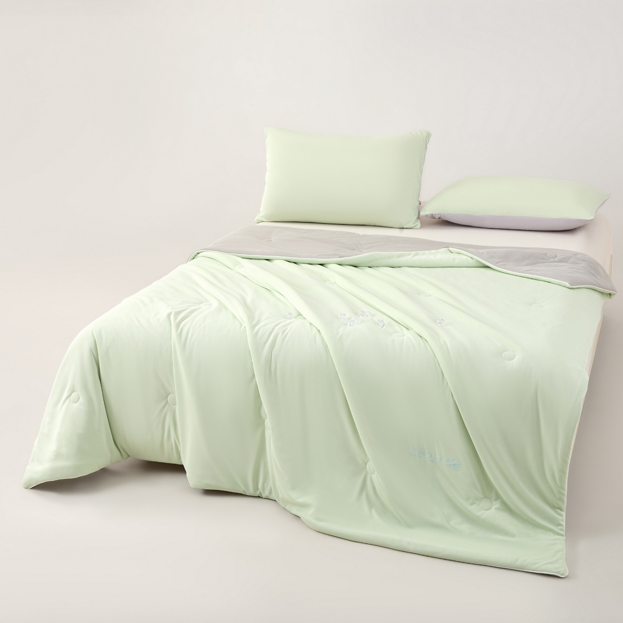 91家纺网 家纺一手货源 找家纺 爱彼家纺 2026夏季新款凉感丝小冰块夏被纯色小冰被-小冰块夏被 抹茶绿