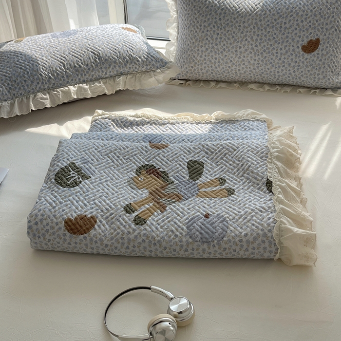 爱彼家纺 2026新款印花泡芙棉花边床盖三件套-泡芙床盖 花边-爱心家园