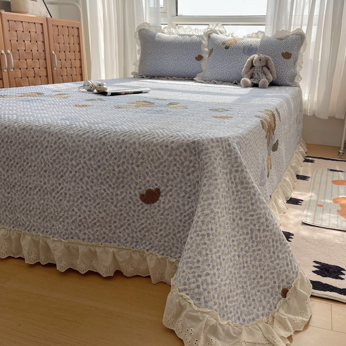 91家纺网 家纺一手货源 找家纺 爱彼家纺 2026新款印花泡芙棉花边床盖三件套-泡芙床盖 花边-爱心家园