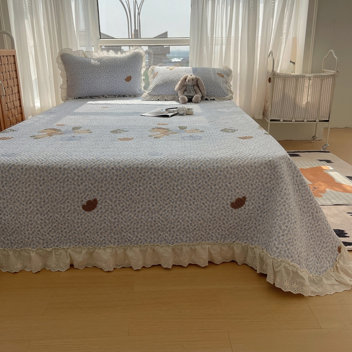 91家纺网 家纺一手货源 找家纺 爱彼家纺 2026新款印花泡芙棉花边床盖三件套-泡芙床盖 花边-爱心家园