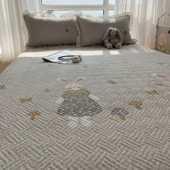 91家纺网 家纺一手货源 找家纺 爱彼家纺 2026新款印花泡芙棉花边床盖三件套-泡芙床盖 花边-花样年华