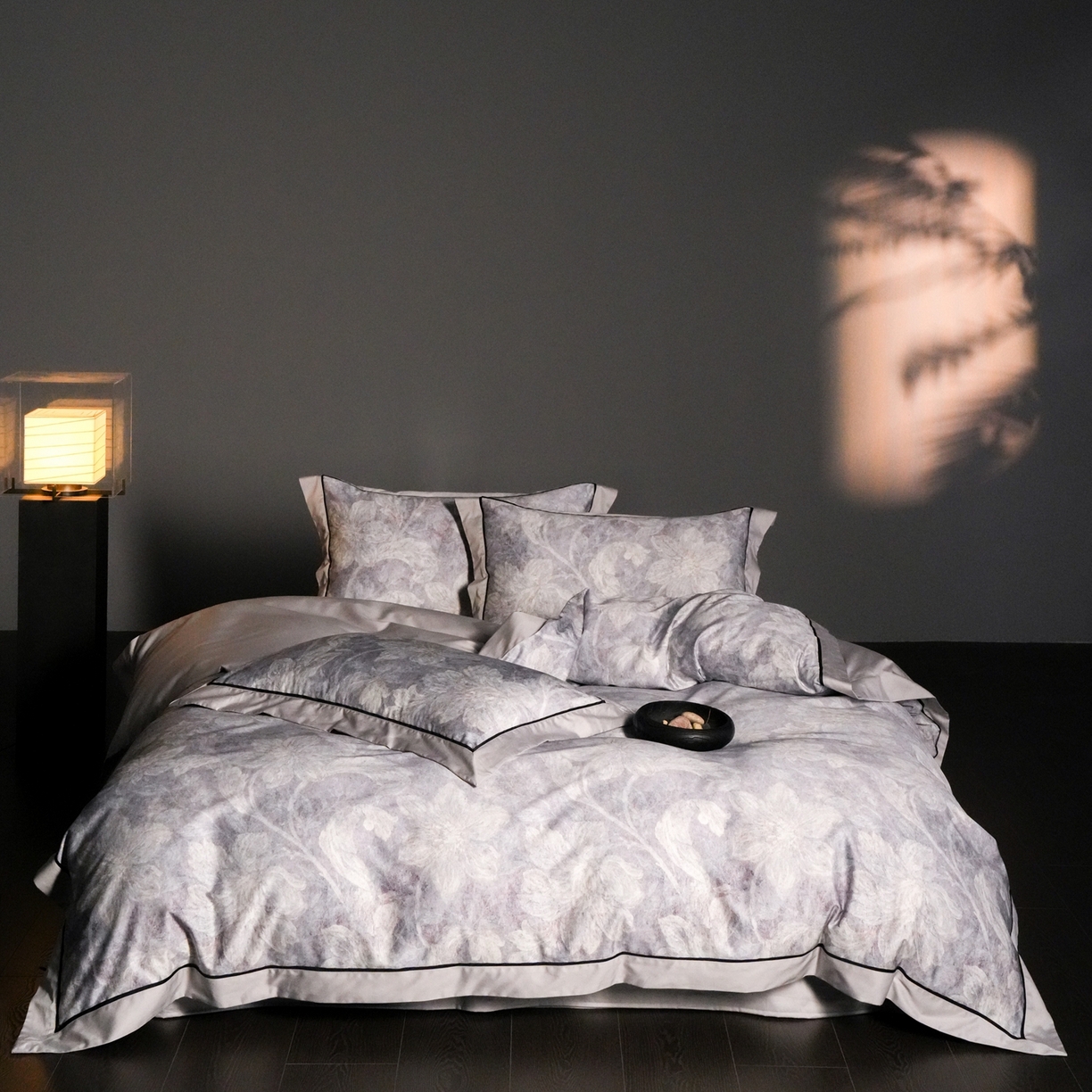 91家纺网 家纺一手货源 找家纺 （总）赫帛 2026新款高端舒柔棉纯棉数码印花四件套-雾语百合系列