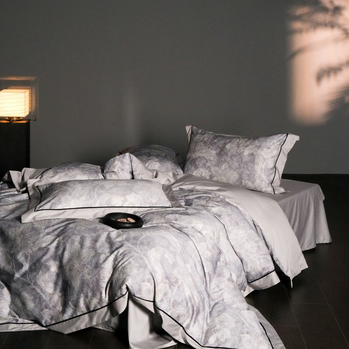 91家纺网 家纺一手货源 找家纺 （总）赫帛 2026新款高端舒柔棉纯棉数码印花四件套-雾语百合系列