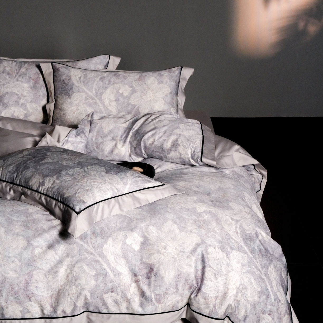 91家纺网 家纺一手货源 找家纺 （总）赫帛 2026新款高端舒柔棉纯棉数码印花四件套-雾语百合系列