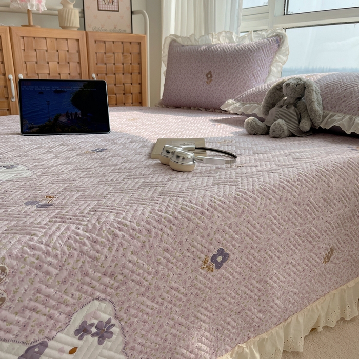 91家纺网 家纺一手货源 找家纺 爱彼家纺 2026新款印花泡芙棉花边床盖三件套-泡芙床盖 花边-可爱熊