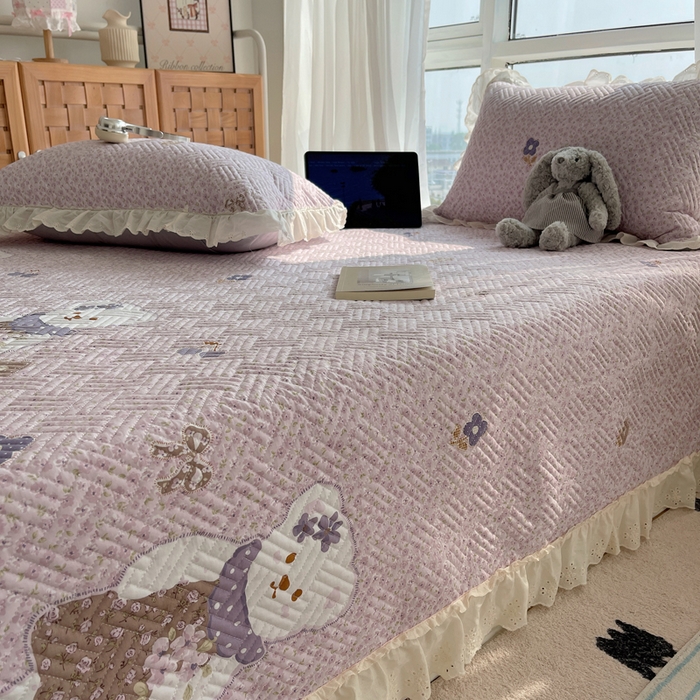 91家纺网 家纺一手货源 找家纺 爱彼家纺 2026新款印花泡芙棉花边床盖三件套-泡芙床盖 花边-可爱熊