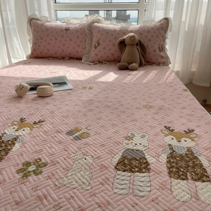 91家纺网 家纺一手货源 找家纺 爱彼家纺 2026新款印花泡芙棉花边床盖三件套-泡芙床盖 花边-温馨时光