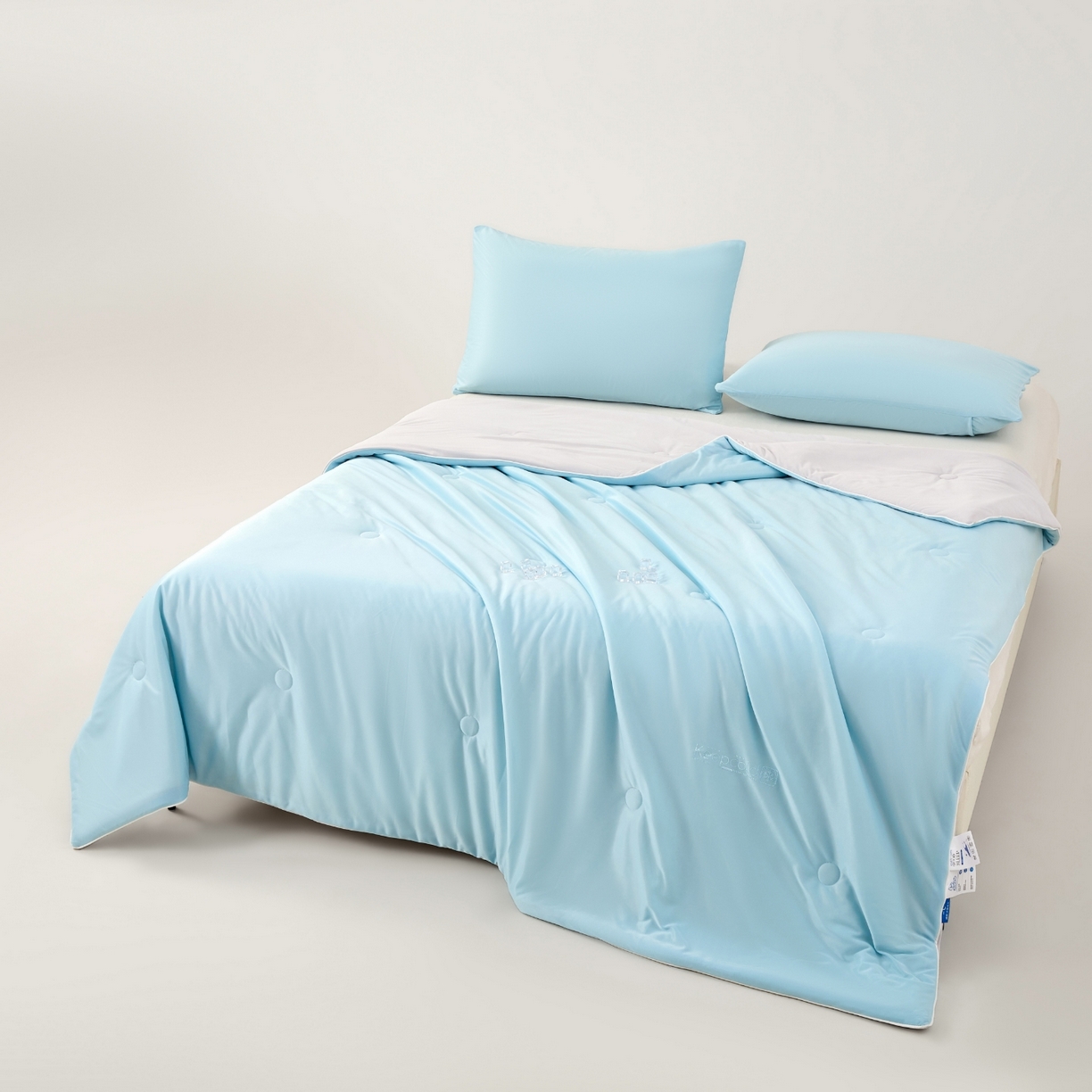 91家纺网 家纺一手货源 找家纺 悦织湾家纺 2026新款凉感丝夏被夏凉被透气凉感冰丝被子空调被夏秋 天空蓝