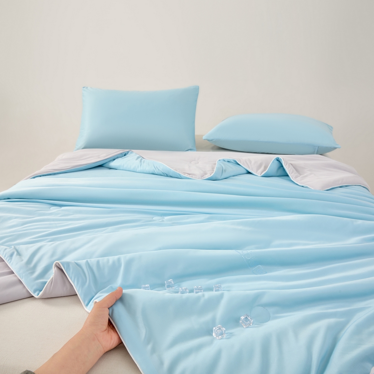 91家纺网 家纺一手货源 找家纺 悦织湾家纺 2026新款凉感丝夏被夏凉被透气凉感冰丝被子空调被夏秋 天空蓝