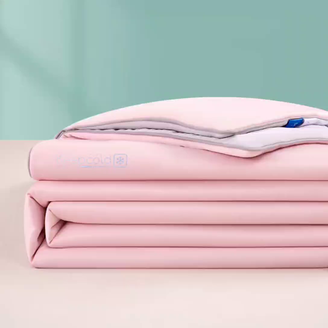 91家纺网 家纺一手货源 找家纺 悦织湾家纺 2026新款凉感丝夏被夏凉被透气凉感冰丝被子空调被夏秋 樱花粉