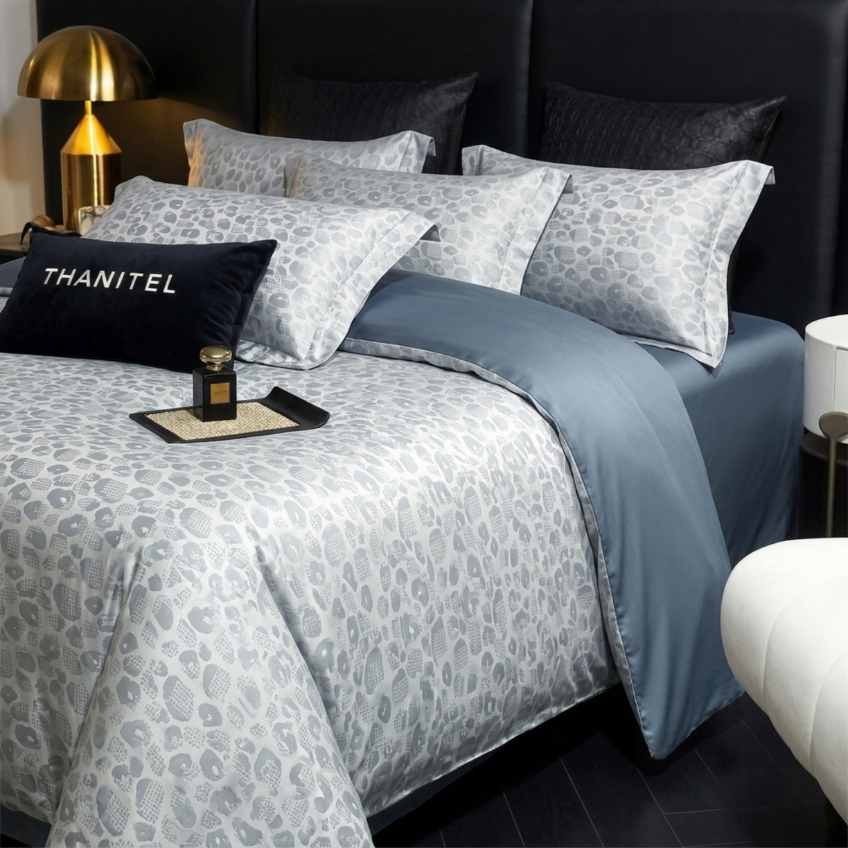 91家纺网 家纺一手货源 找家纺 悦织湾家纺 2026新款轻奢冰丝提花四件套凉感夏秋床上用品三四件套 蓝调豹纹