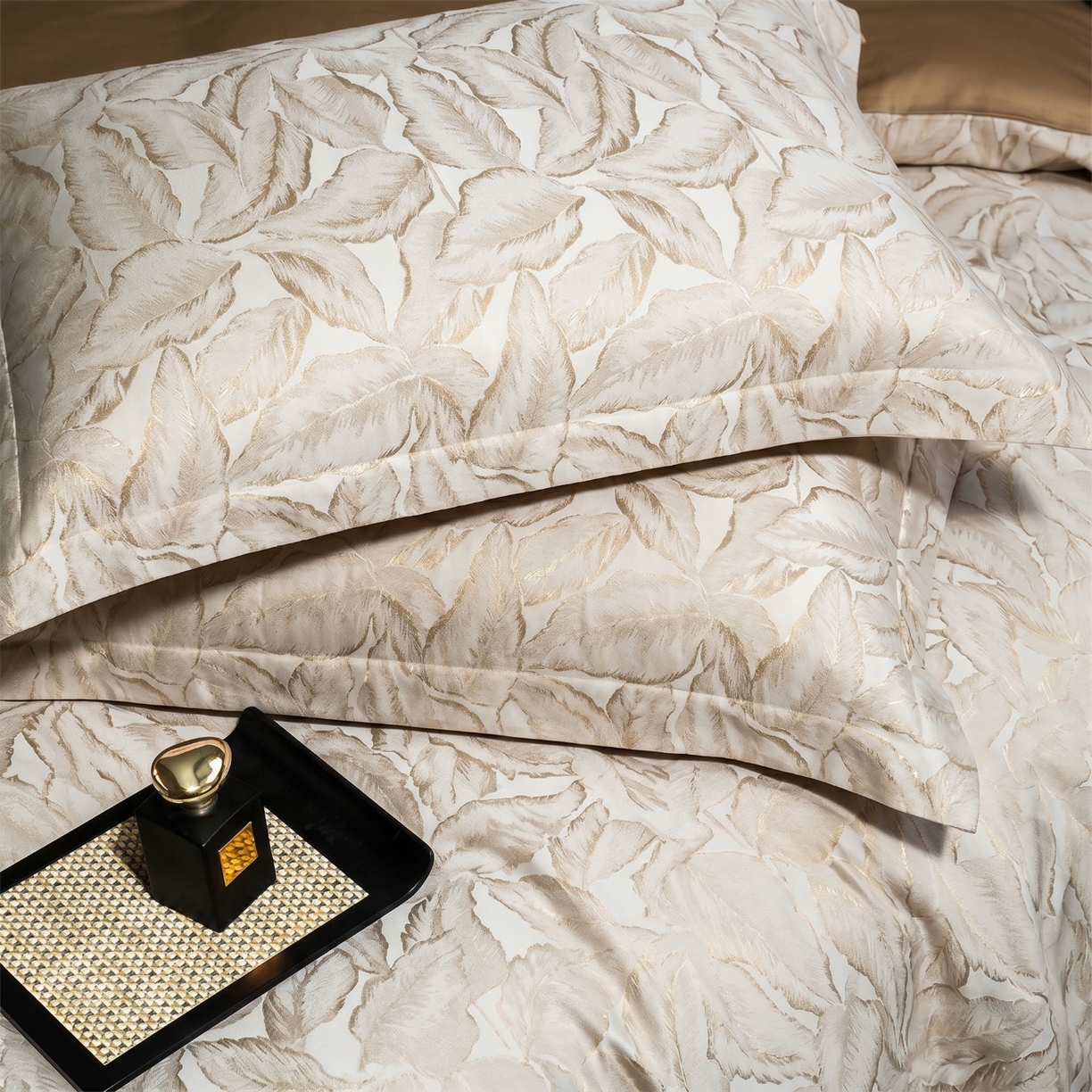 91家纺网 家纺一手货源 找家纺 悦织湾家纺 2026新款轻奢冰丝提花四件套凉感夏秋床上用品三四件套 金叶雅韵